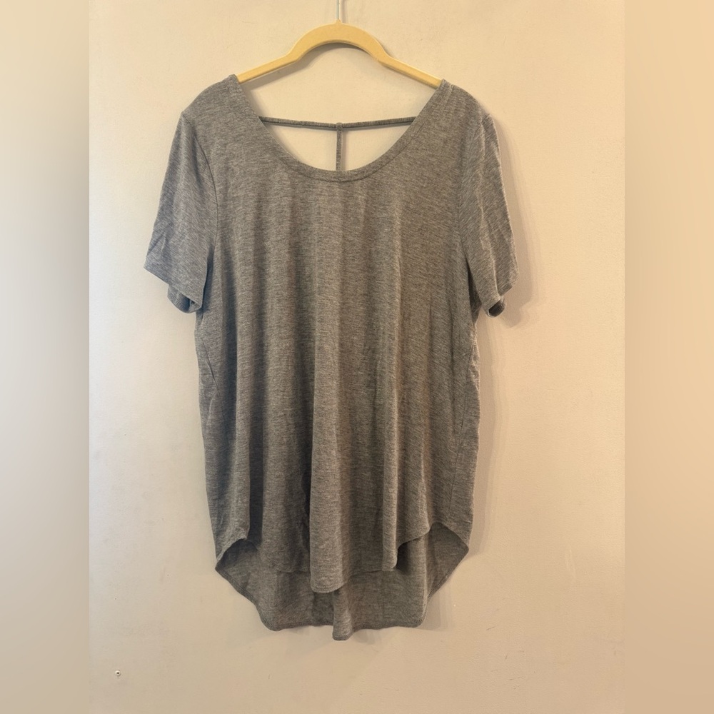 Chaser Large Gray Women's Short Sleeve Top
